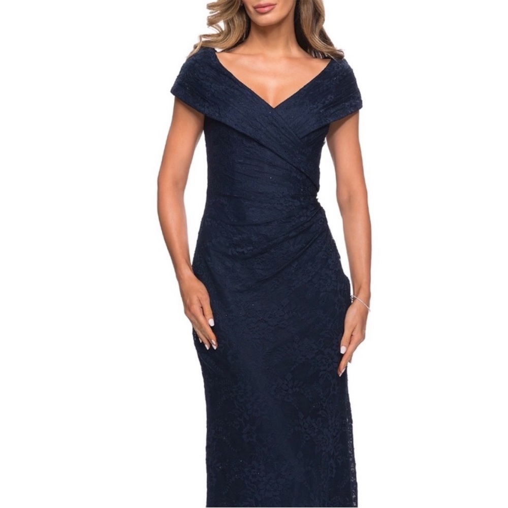 NWOT LA FEMME Portrait Neck Lace Gown, Navy, Size 6